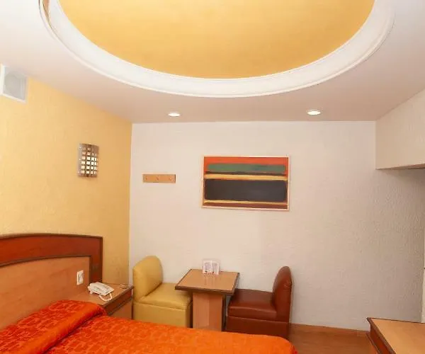 Hotel Tres Colonias - Sólo Adultos 2*